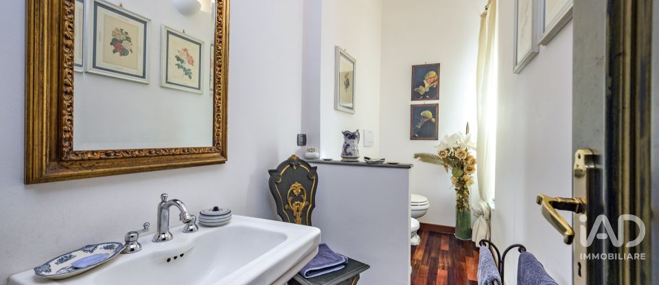 Abitazione 10 locali di 210 m² in Genova (16155)