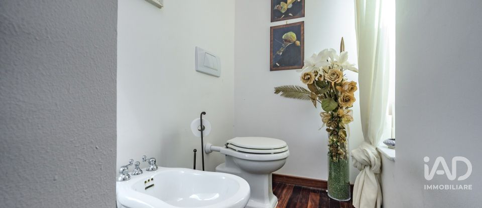 Abitazione 10 locali di 210 m² in Genova (16155)