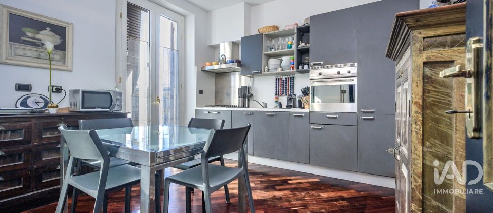 Abitazione 10 locali di 210 m² in Genova (16155)