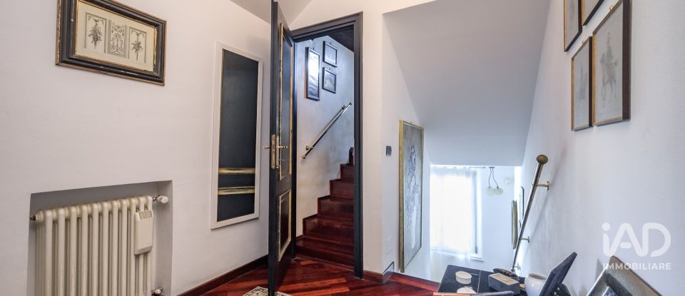 Abitazione 10 locali di 210 m² in Genova (16155)