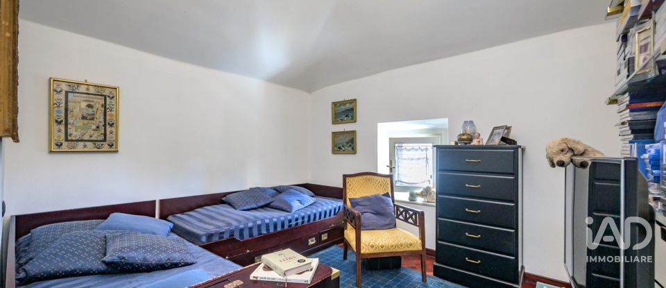 Abitazione 10 locali di 210 m² in Genova (16155)