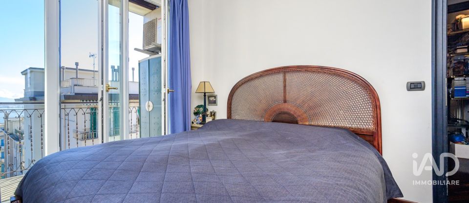 Abitazione 10 locali di 210 m² in Genova (16155)