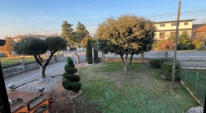 Casale 8 locali di 300 m² in Bondeno (44012)