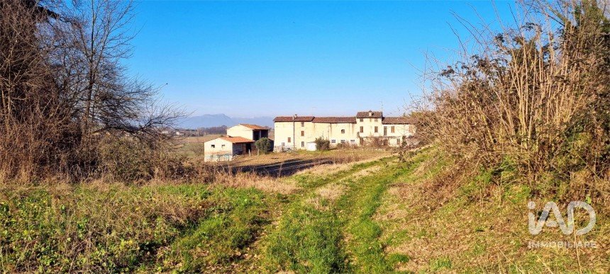 Rustico 4 locali di 423 m² in Cavriana (46040)
