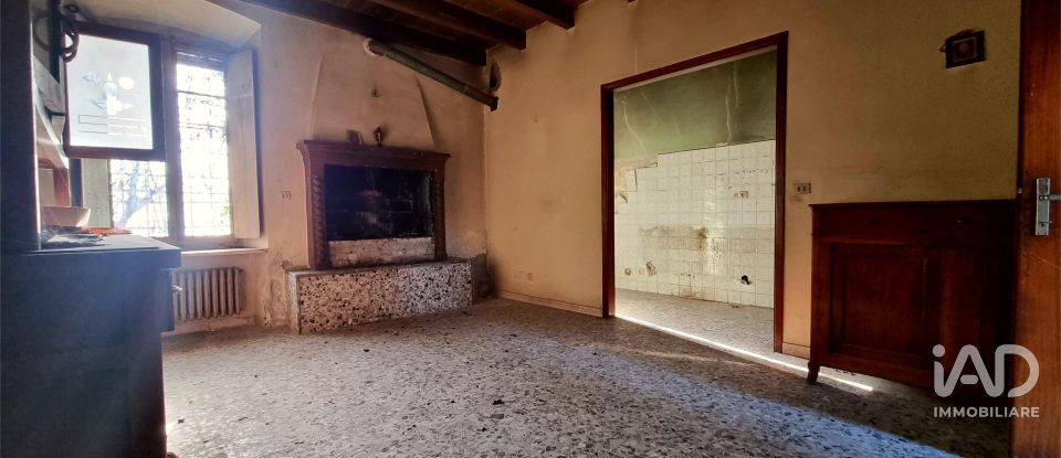 Rustico 4 locali di 423 m² in Cavriana (46040)