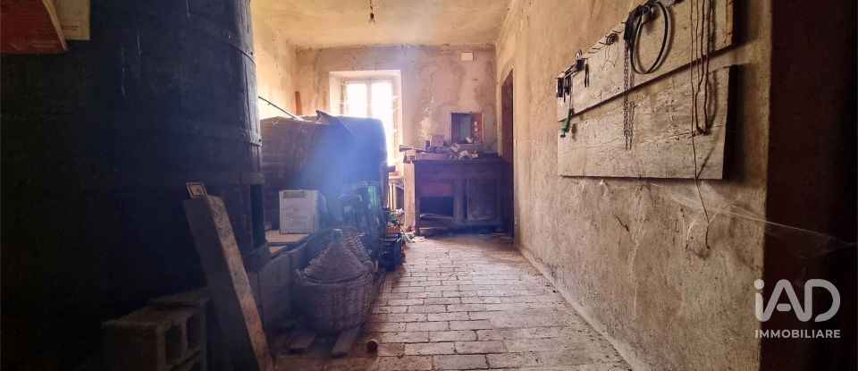 Rustico 4 locali di 423 m² in Cavriana (46040)