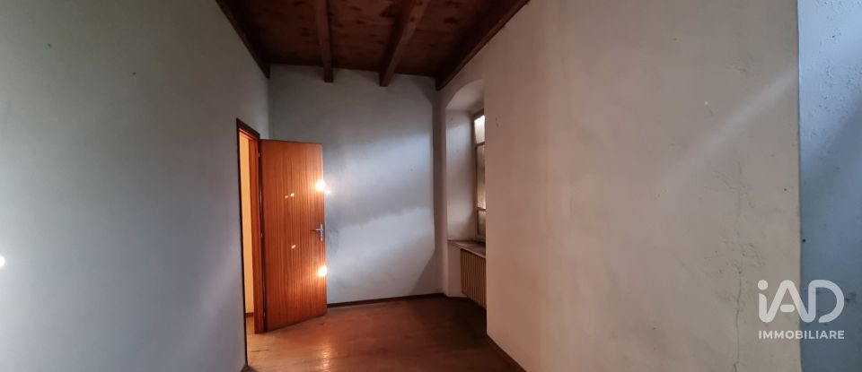 Rustico 4 locali di 423 m² in Cavriana (46040)