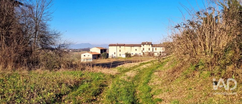 Rustico 4 locali di 423 m² in Cavriana (46040)