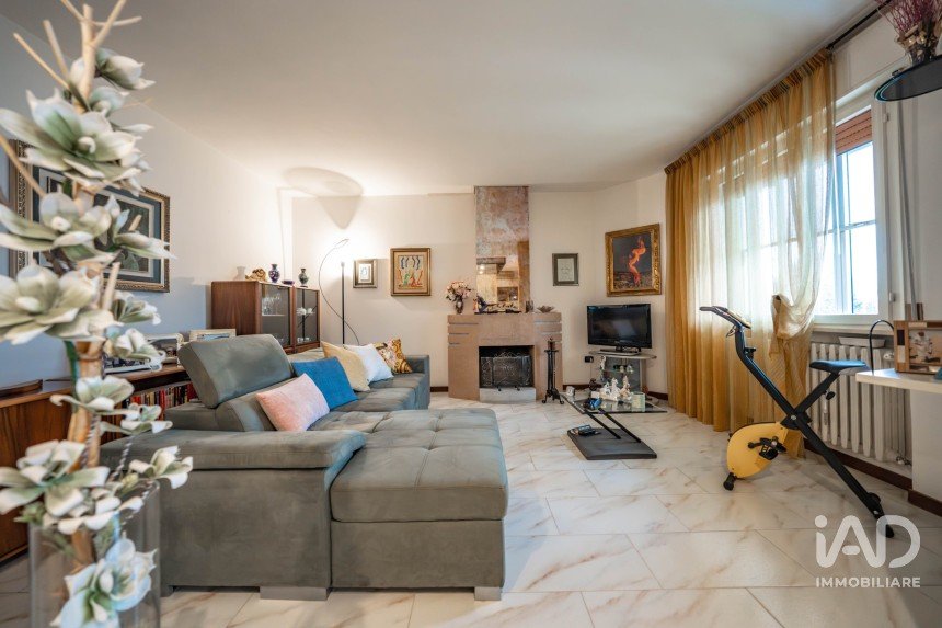 Apartment 6 rooms of 114 m² in Berra (44030)