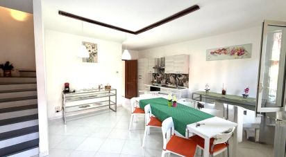 Villa a schiera 8 locali di 170 m² in Giardini-Naxos (98035)
