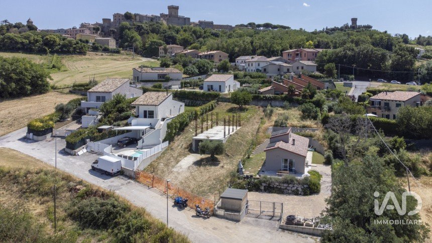 Farm 4 rooms of 146 m² in Offagna (60020)