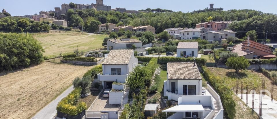 Farm 4 rooms of 146 m² in Offagna (60020)