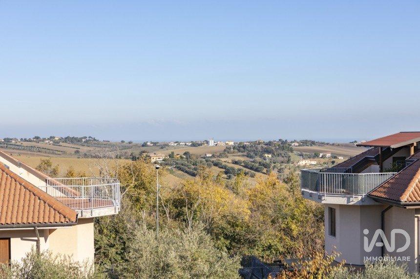 Apartment 5 rooms of 150 m² in Montemarciano (60018)