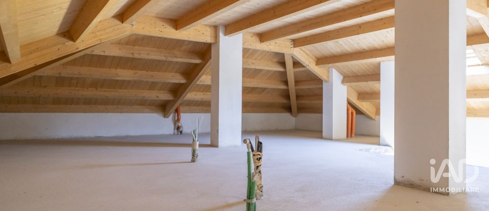 Apartment 5 rooms of 150 m² in Montemarciano (60018)