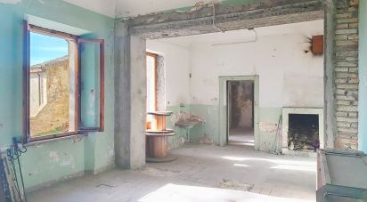 Costruzione di 800 m² in Monterubbiano (63825)