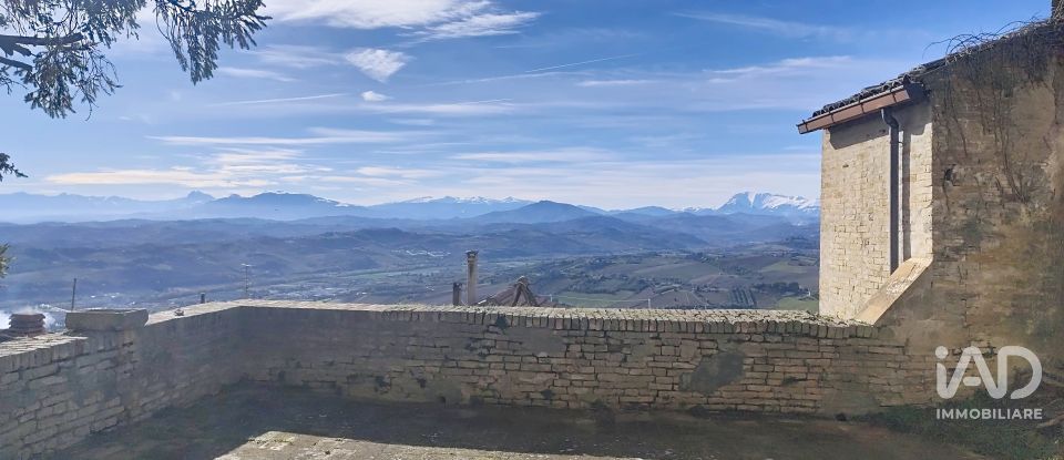 Costruzione di 800 m² in Monterubbiano (63825)