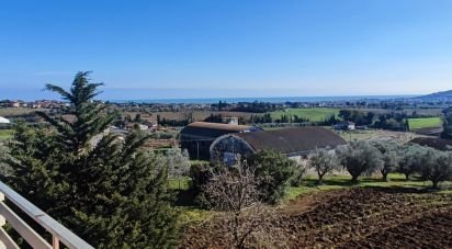 Casa indipendente 12 locali di 700 m² in Giulianova (64021)