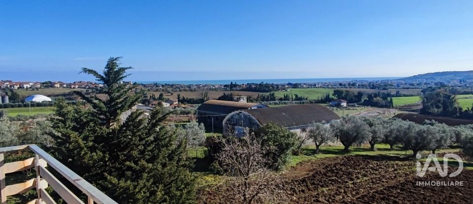 Casa indipendente 12 locali di 700 m² in Giulianova (64021)