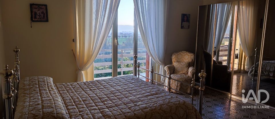 Casa indipendente 12 locali di 700 m² in Giulianova (64021)