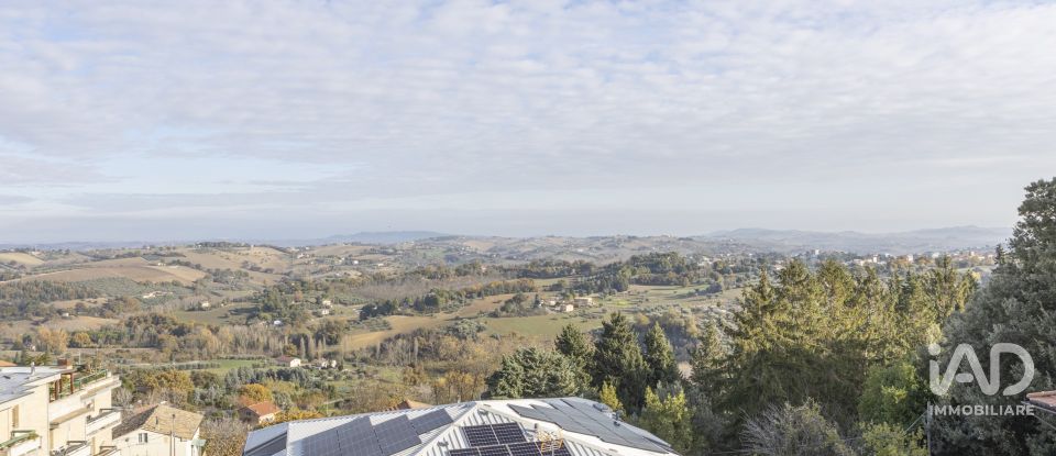 Appartamento 5 locali di 111 m² a Macerata (62100)