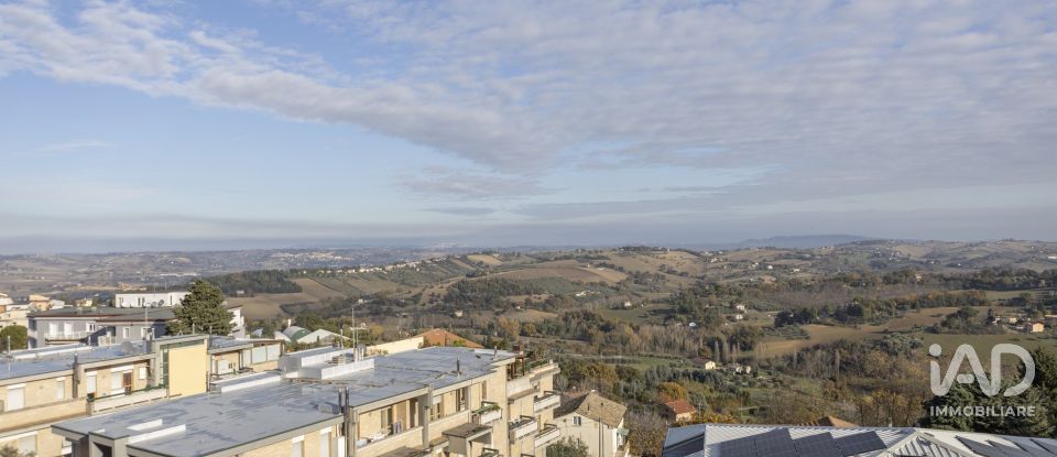 Appartamento 5 locali di 111 m² a Macerata (62100)