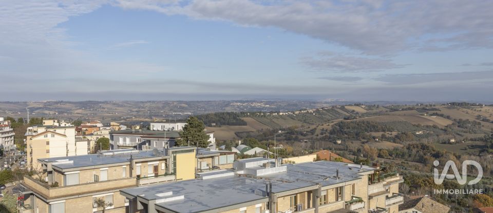 Appartamento 5 locali di 111 m² a Macerata (62100)