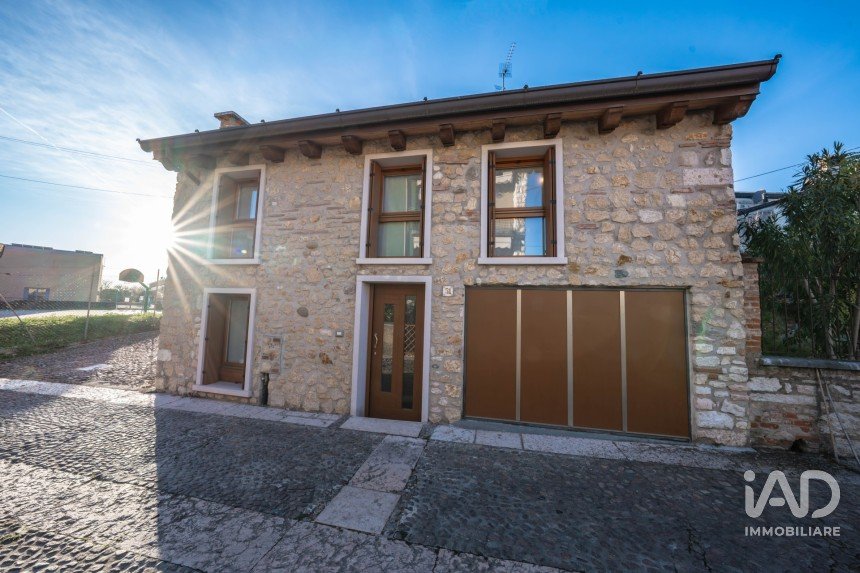Apartment 0 rooms of 74 m² in Sant'Ambrogio di Valpolicella (37060)