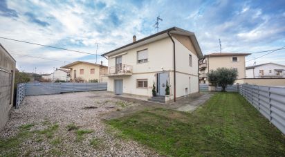 House 7 rooms of 220 m² in Portomaggiore (44015)