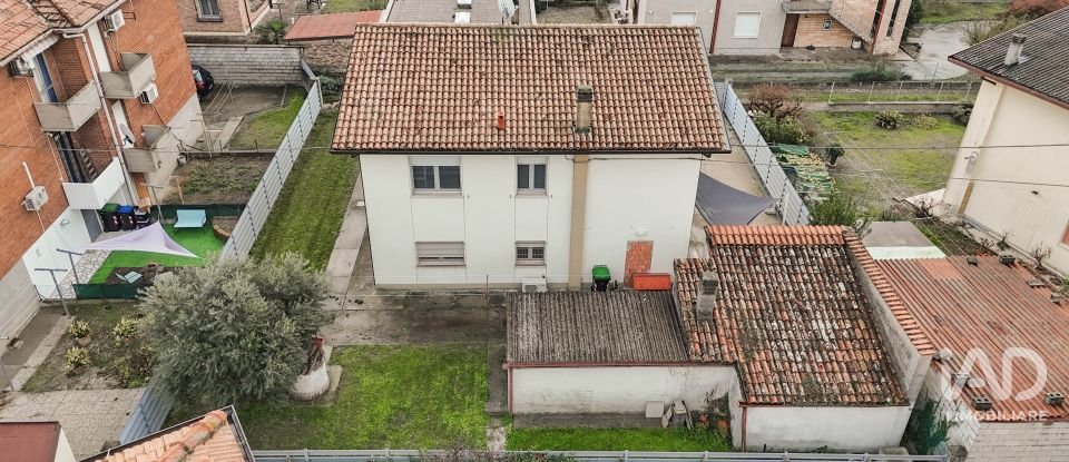 House 7 rooms of 220 m² in Portomaggiore (44015)