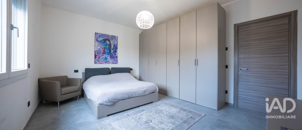 House 7 rooms of 220 m² in Portomaggiore (44015)