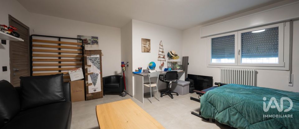 House 7 rooms of 220 m² in Portomaggiore (44015)