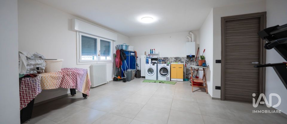 House 7 rooms of 220 m² in Portomaggiore (44015)