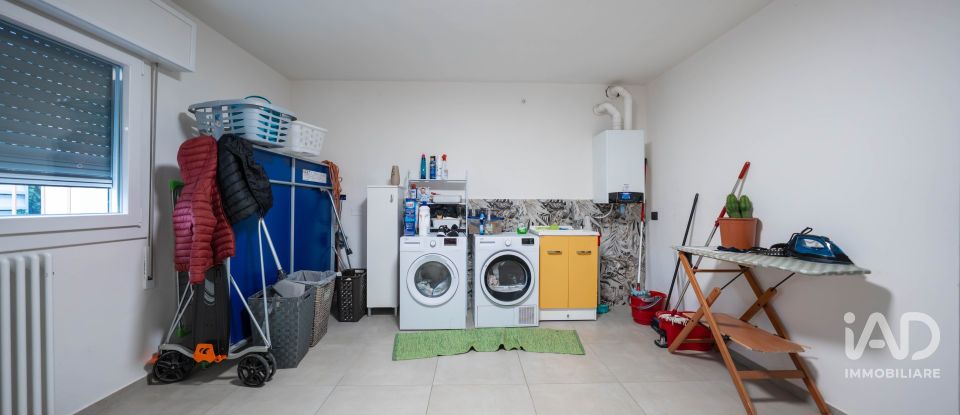 House 7 rooms of 220 m² in Portomaggiore (44015)