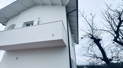 Casa indipendente 5 locali di 245 m² in Mosciano Sant'Angelo (64023)