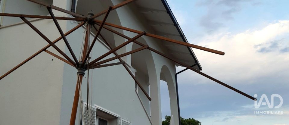 Townhouse 5 rooms of 245 m² in Mosciano Sant'Angelo (64023)