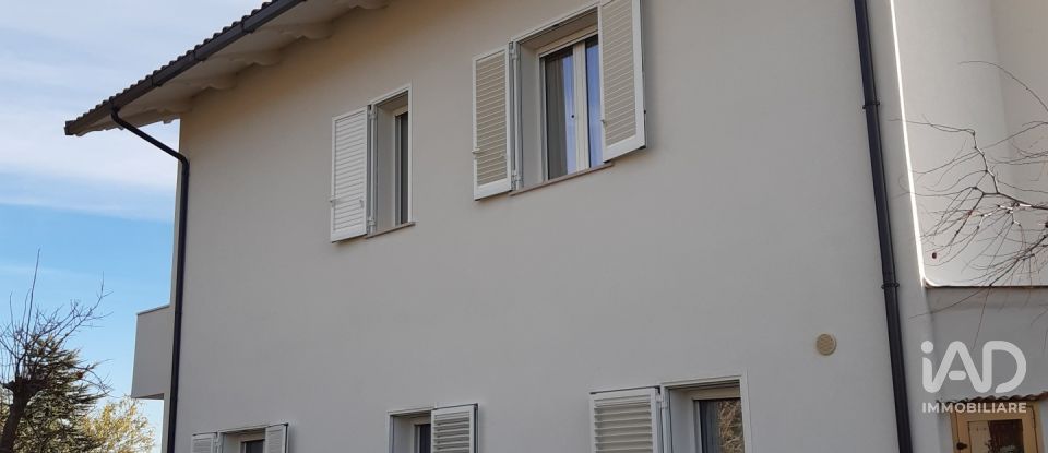 Townhouse 5 rooms of 245 m² in Mosciano Sant'Angelo (64023)