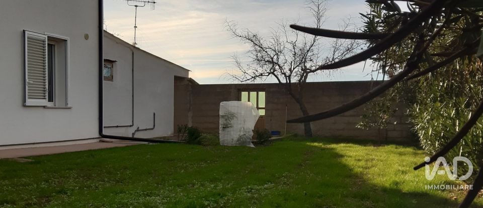 Townhouse 5 rooms of 245 m² in Mosciano Sant'Angelo (64023)