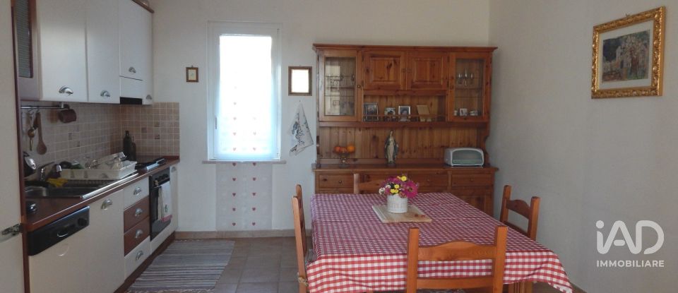Townhouse 5 rooms of 245 m² in Mosciano Sant'Angelo (64023)