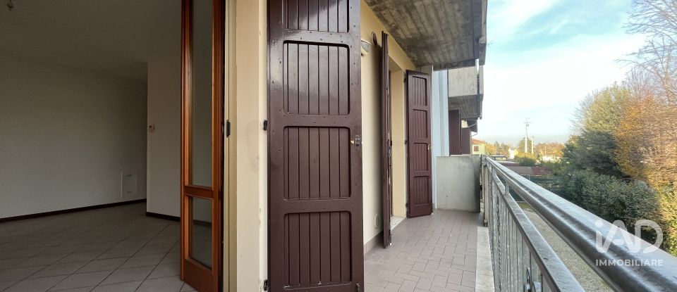 Three-room apartment of 100 m² in Mirandola (41037)