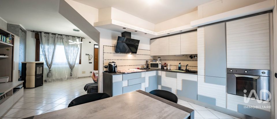 House 6 rooms of 111 m² in Lagosanto (44023)