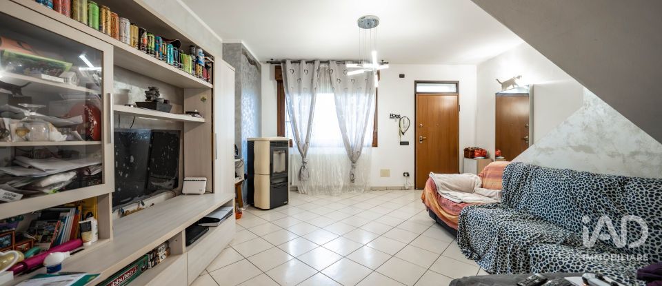 House 6 rooms of 111 m² in Lagosanto (44023)