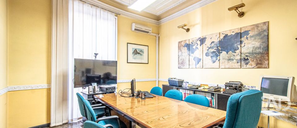 Apartment 6 rooms of 219 m² in Genova (16149)