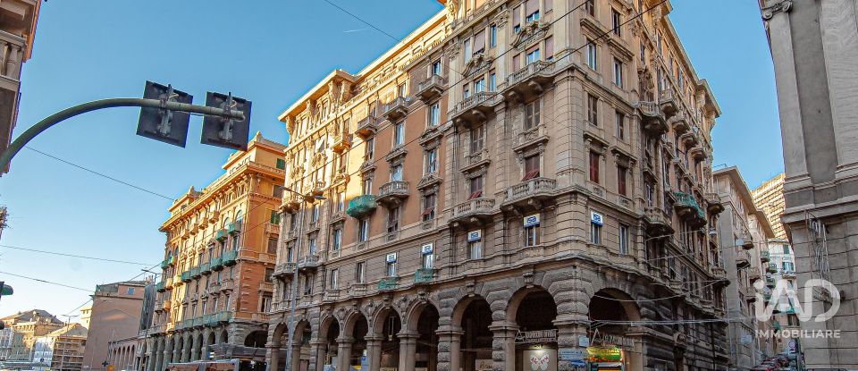 Apartment 6 rooms of 219 m² in Genova (16149)