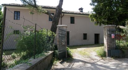 Casa indipendente / Villa 7 locali di 350 m² in Fano (61032)