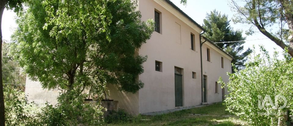 Casa indipendente / Villa 7 locali di 350 m² in Fano (61032)