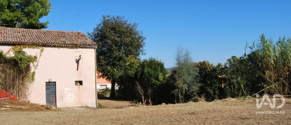 Casa indipendente / Villa 7 locali di 350 m² in Fano (61032)