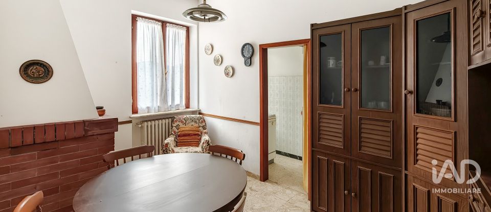 House 7 rooms of 235 m² in Monterubbiano (63825)