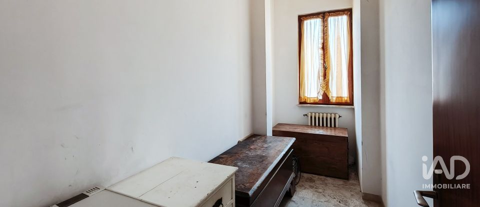 House 7 rooms of 235 m² in Monterubbiano (63825)