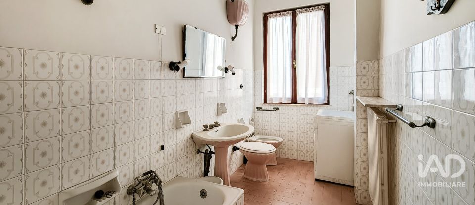 House 7 rooms of 235 m² in Monterubbiano (63825)