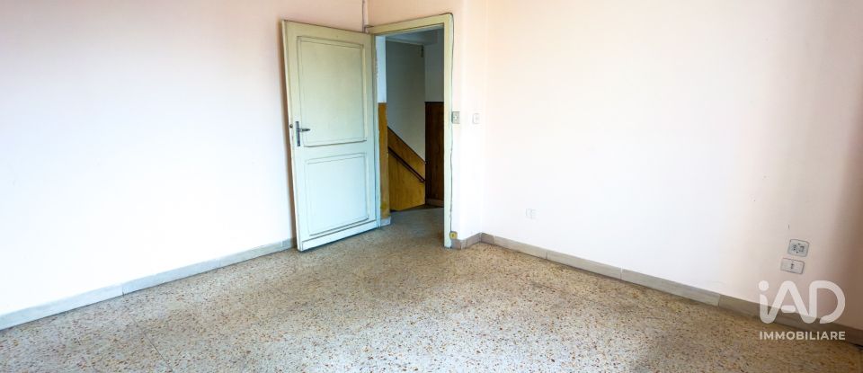 House 4 rooms of 89 m² in Assisi (06081)